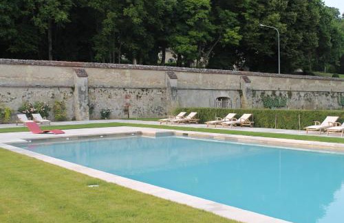 Nazelles-Negron Hotel | Château de Perreux, The Originals Collection
