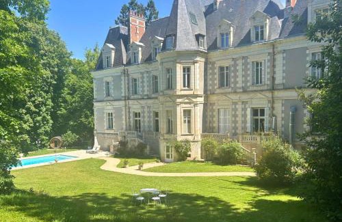 Saint-Bohaire Bed & Breakfast | Château de Saint-Bohaire