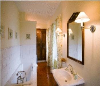 Valframbert Bed & Breakfast | Château de Sarceaux
