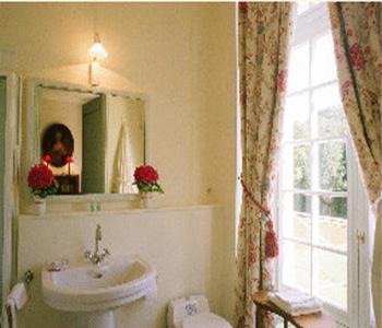 Valframbert Bed & Breakfast | Château de Sarceaux