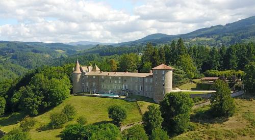 Vollore-Ville Bed & Breakfast | Château De Vollore