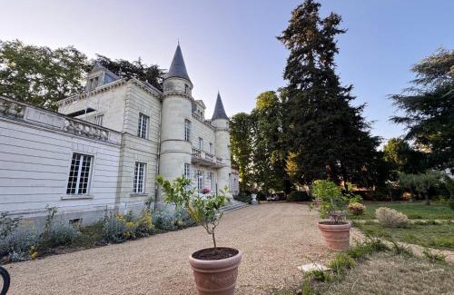 Doue-la-Fontaine Bed & Breakfast | Château des quatre tourelles