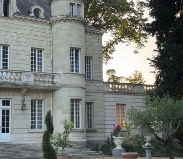 Doue-la-Fontaine Bed & Breakfast | Château des quatre tourelles