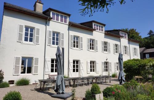 Roussillon-en-Morvan Villa | Château du Pommoy