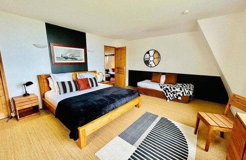 Trouville-sur-Mer Other | Château et SPA vue mer 20 à 40 Pers