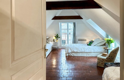 Quesnoy-le-Montant House | Château Le Bas Bleu, guest houses for 20 people
