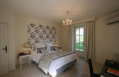 Charols Hotel | Château Les Oliviers de Salettes