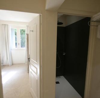 Charols Hotel | Château Les Oliviers de Salettes