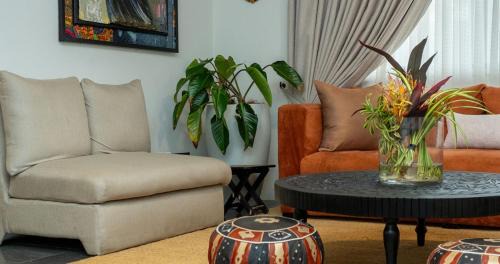 Teshie Hotel | Château NaNa Willine