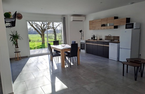 Civrac-en-Medoc Apartment | Château Pierre de Montignac