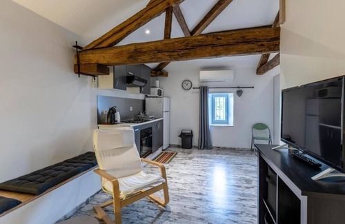 Civrac-en-Medoc Apartment | Château Pierre de Montignac