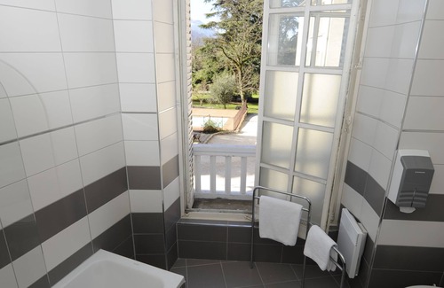Eybens Hotel | Château & Spa de la Commanderie