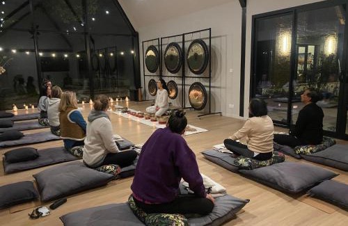 Pruniers-en-Sologne Villa | Château Wellness Exclusif - Yoga et Événements Luxe, Loire Valley