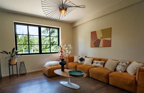 Pruniers-en-Sologne Villa | Château Wellness Exclusif - Yoga et Événements Luxe, Loire Valley