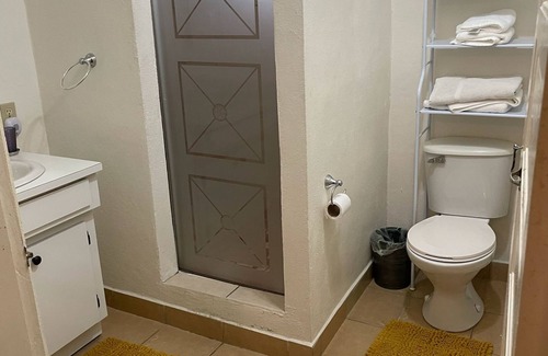 Independence and Mango Creek Apartment | Charming apartment with AC in Independence/Mango Creek. Near Placencia hot spot!