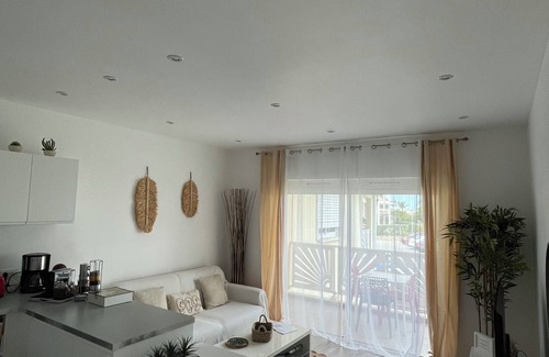 Orient Bay House | Charming T2 apartment - 150m from Orient Bay beach