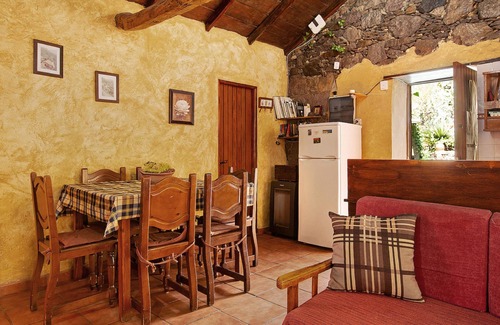 Tejeda House | Charming Lodge in Las Palmas de Gran Canaria with Private Pool