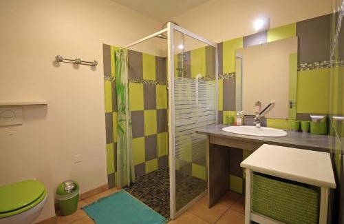 Eyjeaux House | Chabatz d'entrar a pouleinat