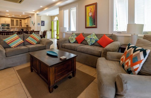 Black Rock Apartment | Chaconia Suite, a stunning luxurious beach front self catering apartment
