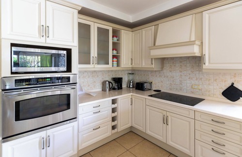 Black Rock Apartment | Chaconia Suite, a stunning luxurious beach front self catering apartment