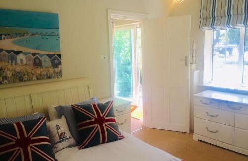 Canford Cliffs Apartment | Chadham Pines Cottage