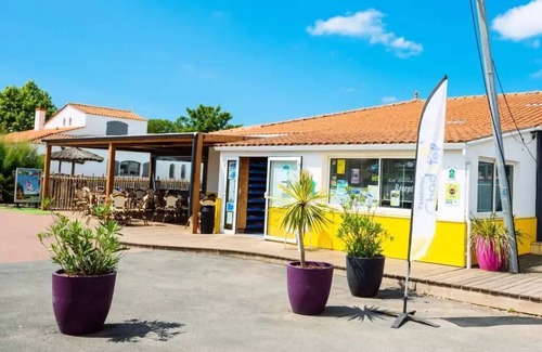 Longeville-sur-Mer House | Chadotel La Bolée d'Air * - C- Mobil home Adriatic - 2 bedrooms 4 people
