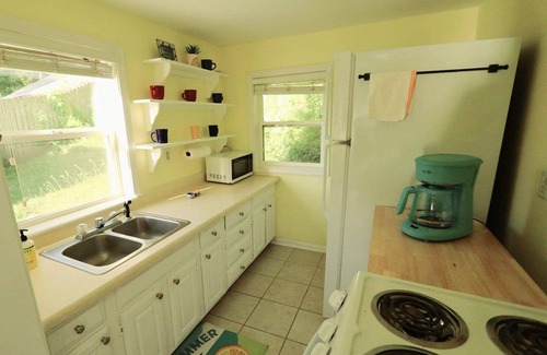 Greenville Cottage | Chain of Lakes Cottage: Sandy Beach and Sunset View