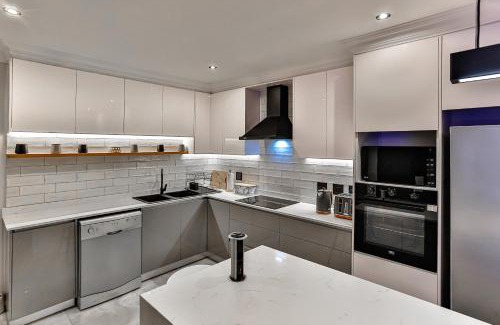 Shaka's Rock Apartment | Chakas Terrace 7 - Luxurious Beach House