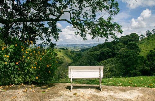 Corrego do Bom Jesus House | Chalé Cabana com 3 cachoeiras - Mirante para montanhas, Espaço Gourmet Caipira