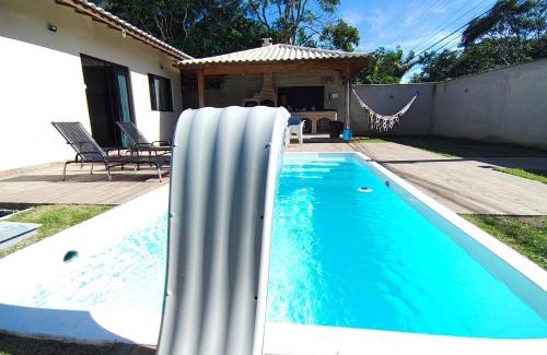 Caravelas House | Chalé da Márcia com Piscina e Churrasqueira Privativos