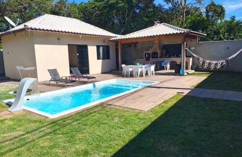 Caravelas House | Chalé da Márcia com Piscina e Churrasqueira Privativos