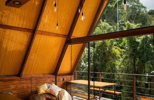 Itamonte Ski Chalet | Chalé sobre o rio com cachoeiras na Mantiqueira