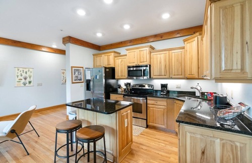 Boone Condo | Chalakee Lodge CI-3- Gated Resort, Indoor/Outdoor Pools, Resort Hot Tub, Fitness, Gas Log Firepla.