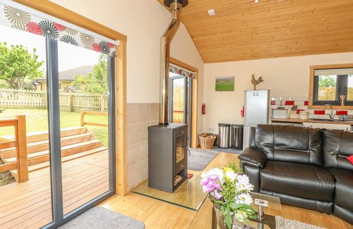 Chale Cottage | CHALE FARM LODGE, family friendly, character holiday cottage in Chale