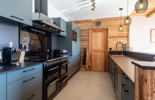 La Toussuire Ski Chalet | Chalets de Cœur - chalet LORNA from 100m to the slopes with swimming pool