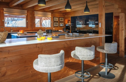 La Toussuire Ski Chalet | Chalet Temaïa - ski heaven stay for 12 indoor pool and sauna - OVO Network