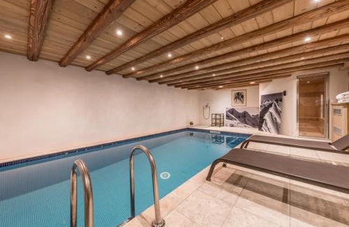 Courchevel Ski Chalet | Chalet à Courchevel avec piscine, jacuzzi et vue panoramique - FR-1-613A-13