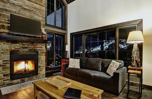 Stoneham Ski Chalet | Chalet 02 Chemin Blanc by Les Chalets Alpins