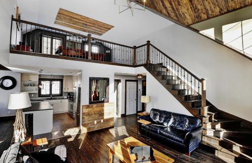 Stoneham Ski Chalet | Chalet 02 Chemin Blanc by Les Chalets Alpins