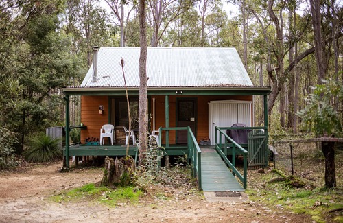 Nannup Cottage | Chalet 1. Wheelchair, family and pet friendly, just 5 kms from Nannup