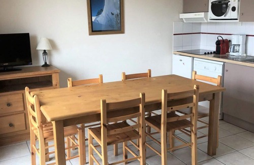 La Joue du Loup Ski Chalet | Chalet, 150m from resort center, view mountain, fitness, swimming pool, terrace, parking, tv
