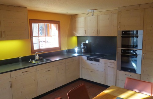 Saint-Pierre-de-Clages Ski Chalet | Châlet, 17-20 people, near town center and ski slopes