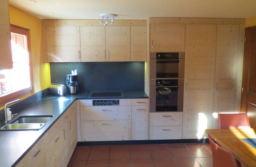 Saint-Pierre-de-Clages Ski Chalet | Châlet, 17-20 people, near town center and ski slopes