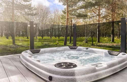Pershore Ski Chalet | Chalet ∙ 2 bedrooms ∙ 4 guests