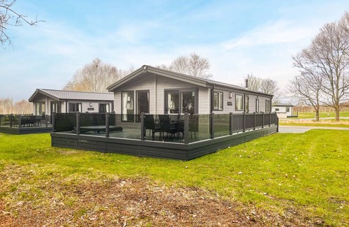 Pershore Ski Chalet | Chalet ∙ 2 bedrooms ∙ 4 guests