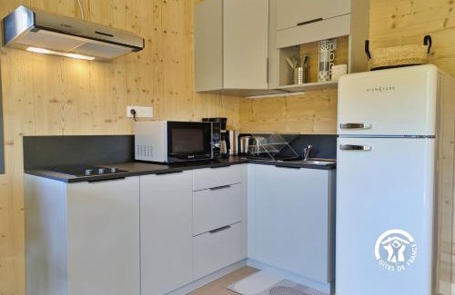 Saint-Berthevin House | Chalet 23 Le Moulin, Camping de Coupeau, 4 personnes
