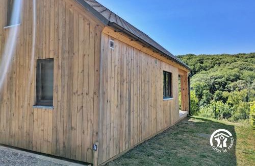 Saint-Berthevin House | Chalet 24 La Forêt, Camping de Coupeau, 4 personnes