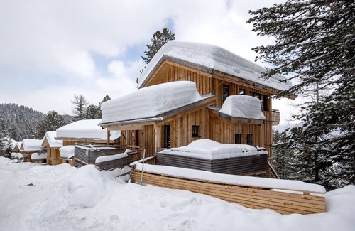 Turracher Hohe Ski Chalet | Chalet # 24 with IR-sauna and whirlpool bath