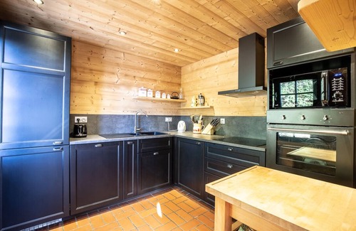Manigod Ski Chalet | CHALET 3 * RENOVATED WITH SPA BEAUTIFUL VIEW MOUNTAINS 10 MN AT FOOT OF THE TRACKS