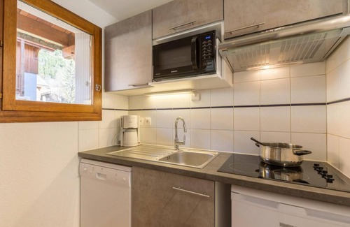 La Salle-les-Alpes Ski Chalet | Chalet, 300m from ski slopes, view mountain, terrace, parking, tv, 47m², Serre Chevalier